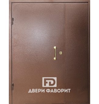 Дверь в подъезд окрашена цинкогрунтом