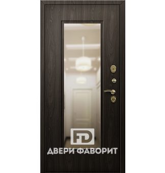 квартирная дверь с зеркалом