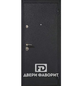 металлическая дверь в загородный дом с отделкой цинкогрунт