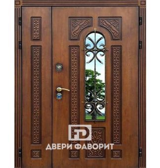 металлическая тамбурная дверь с отделкой МДФ, ковкой и стеклом