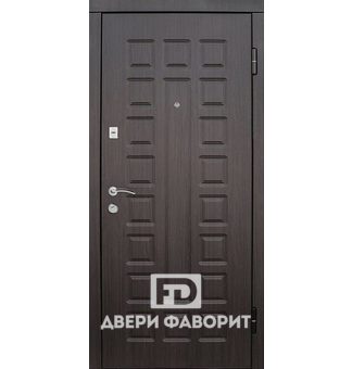 уличная металлическая дверь отделанная чёрным виноритом