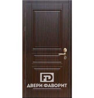 дверь на улицу с тремя петлями отделанная виноритом