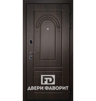 дверь на улицу с виноритом черного цвета